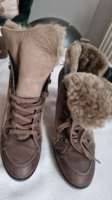 Botine imblanite cu toc Paul Green