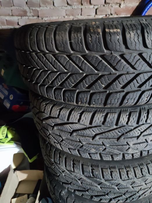 Зимни гуми с железни джанти