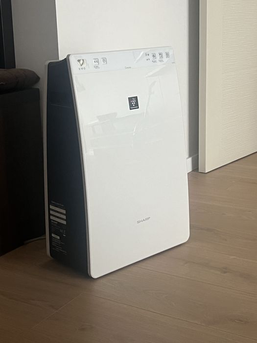 Purificator aer Sharp in stare perfecta!