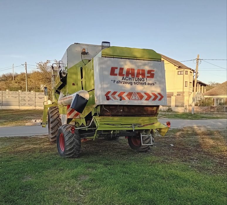 Combina agricola Claas Dominator 108 SL Maxi recent adusa