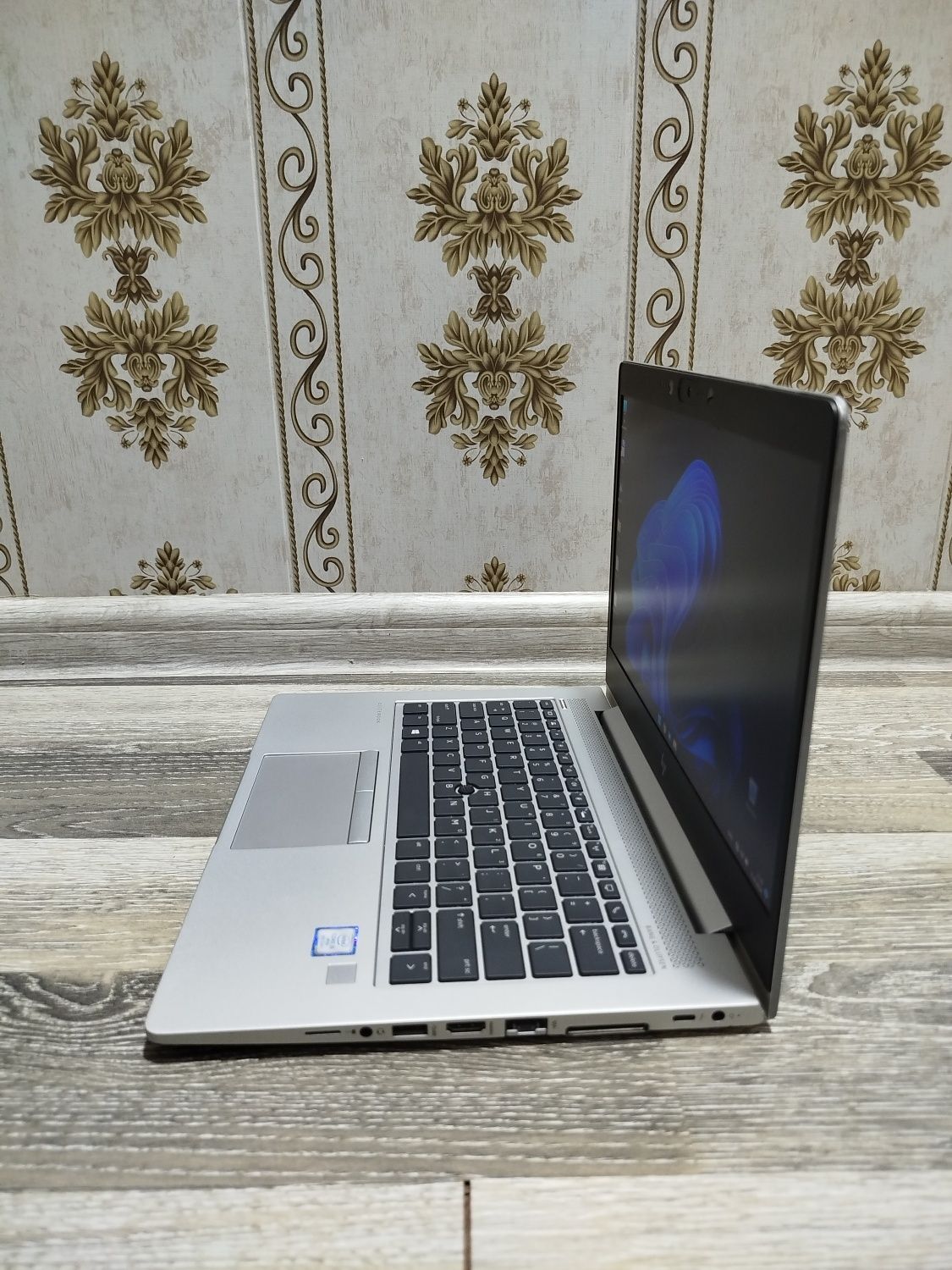 Hp elitebook i5-8365U(8-avlod) 8/256 gb IT, dasturlash o'qish uchun.