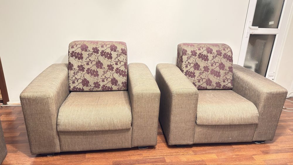 Canapea 3 locuri cu extensie solidǎ pentru uz zilnic +  2 fotolii