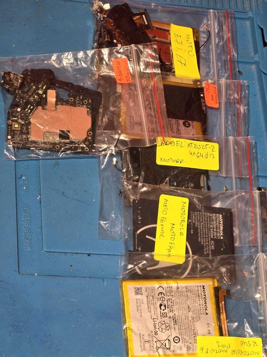 продаваме основни платки за телефони и други резервни части