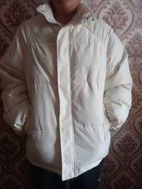 Белый куртка, весенняя и осенняя. Срочно продам!!!