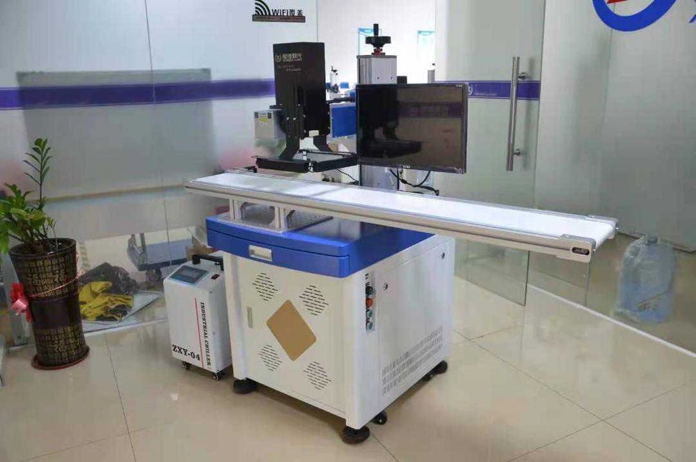 Masina de gravat laser cu sistem de poziție vizuală automată 30 W