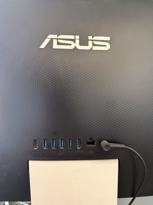 Asus All-in-One V241 – i3 Gen 11, 8GB RAM, 256GB SSD – Stare excelentă