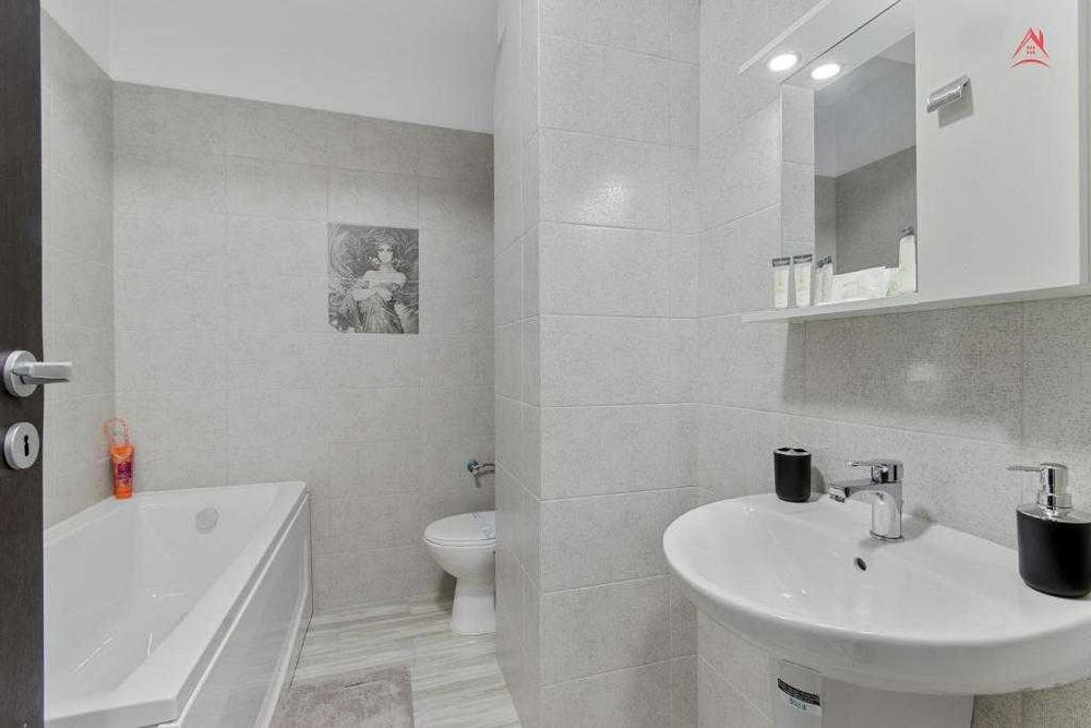 Sunny Yellow Apartment - Penthouse, Aer Conditionat, Free Parking