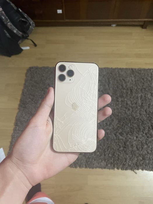 Iphone 11 pro  ( spart)