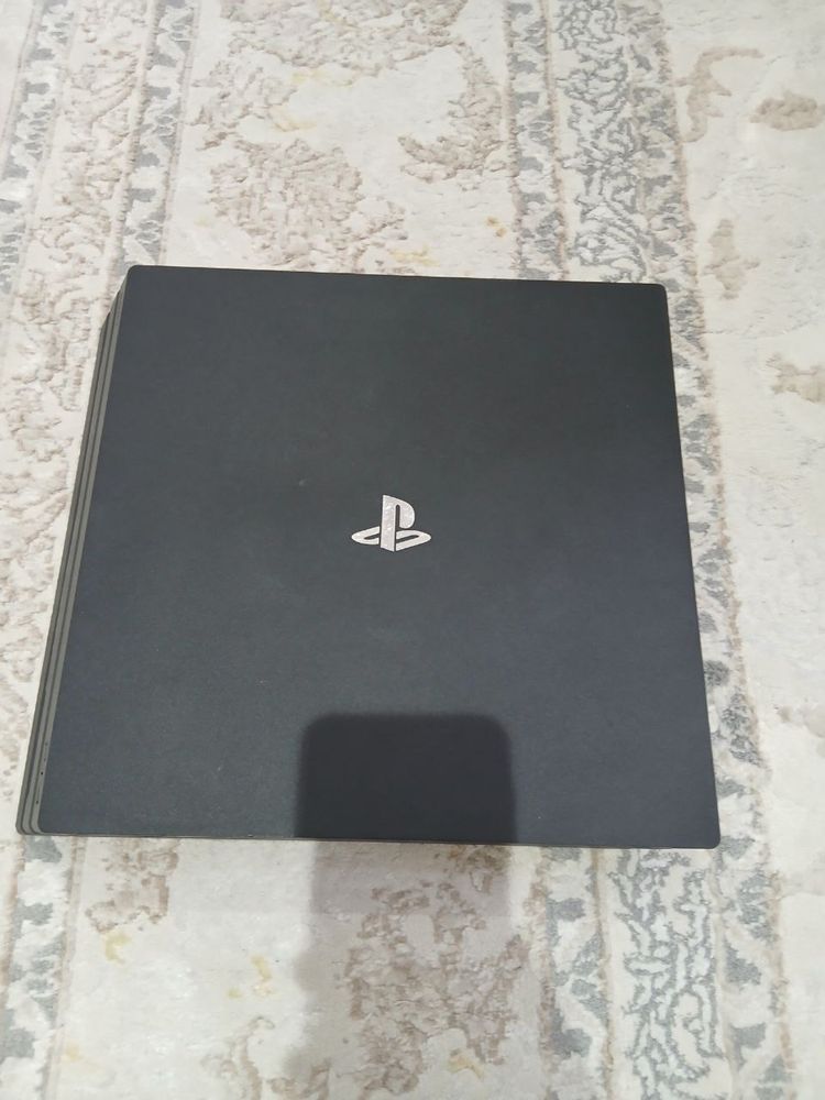 PlayStation 4 sotiladi! Holat zoor!! Ishonchli!!!