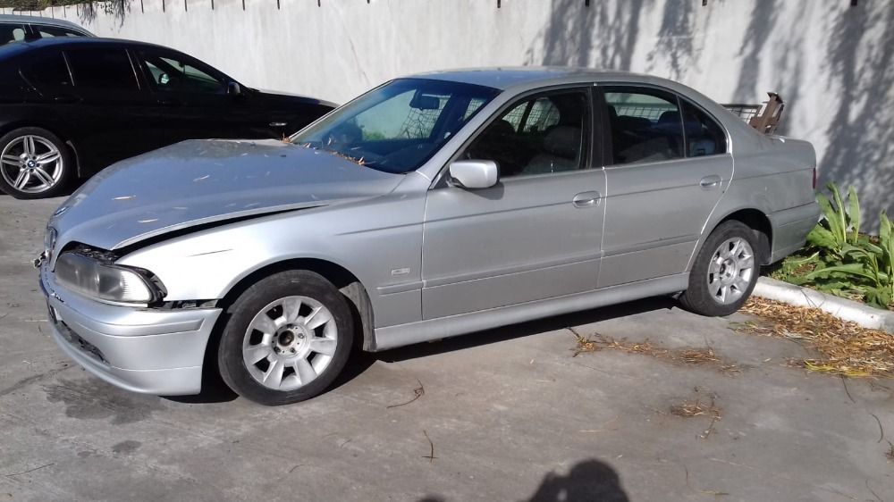 Dezmembrari  BMW 5 (E39)  1995  > 2004 520 d Motorina