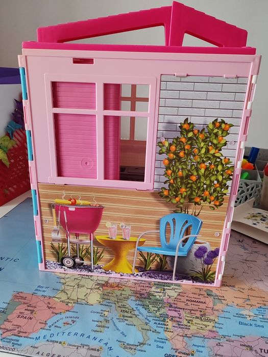 Vând jucării Barbie