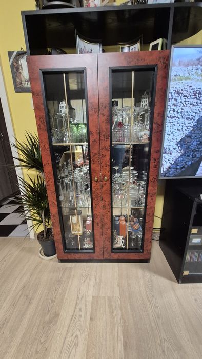 Продавам холна секция