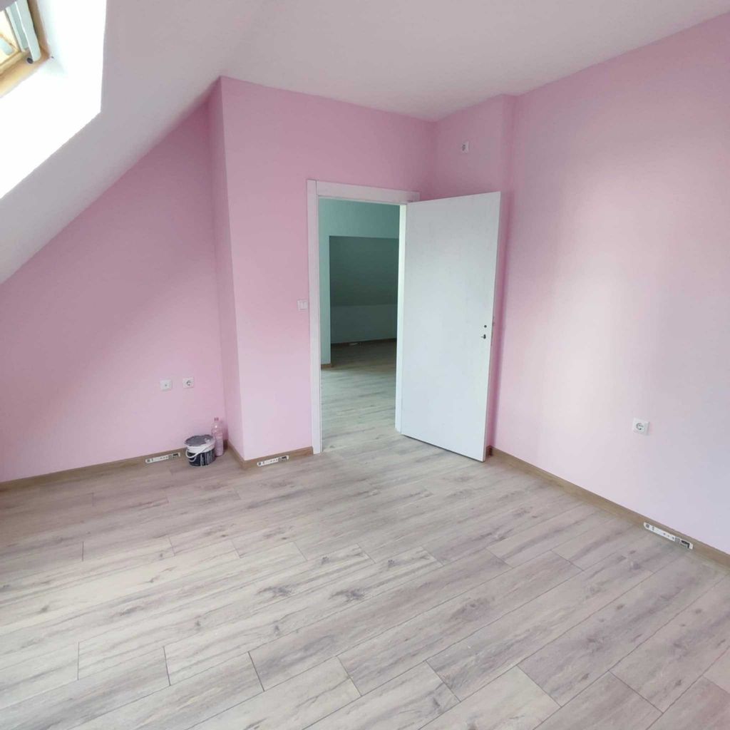 Продава се Двустаен апартамент в Шумен, Пазара - 58 кв.м за 1275 €/кв.м - Снимка #5