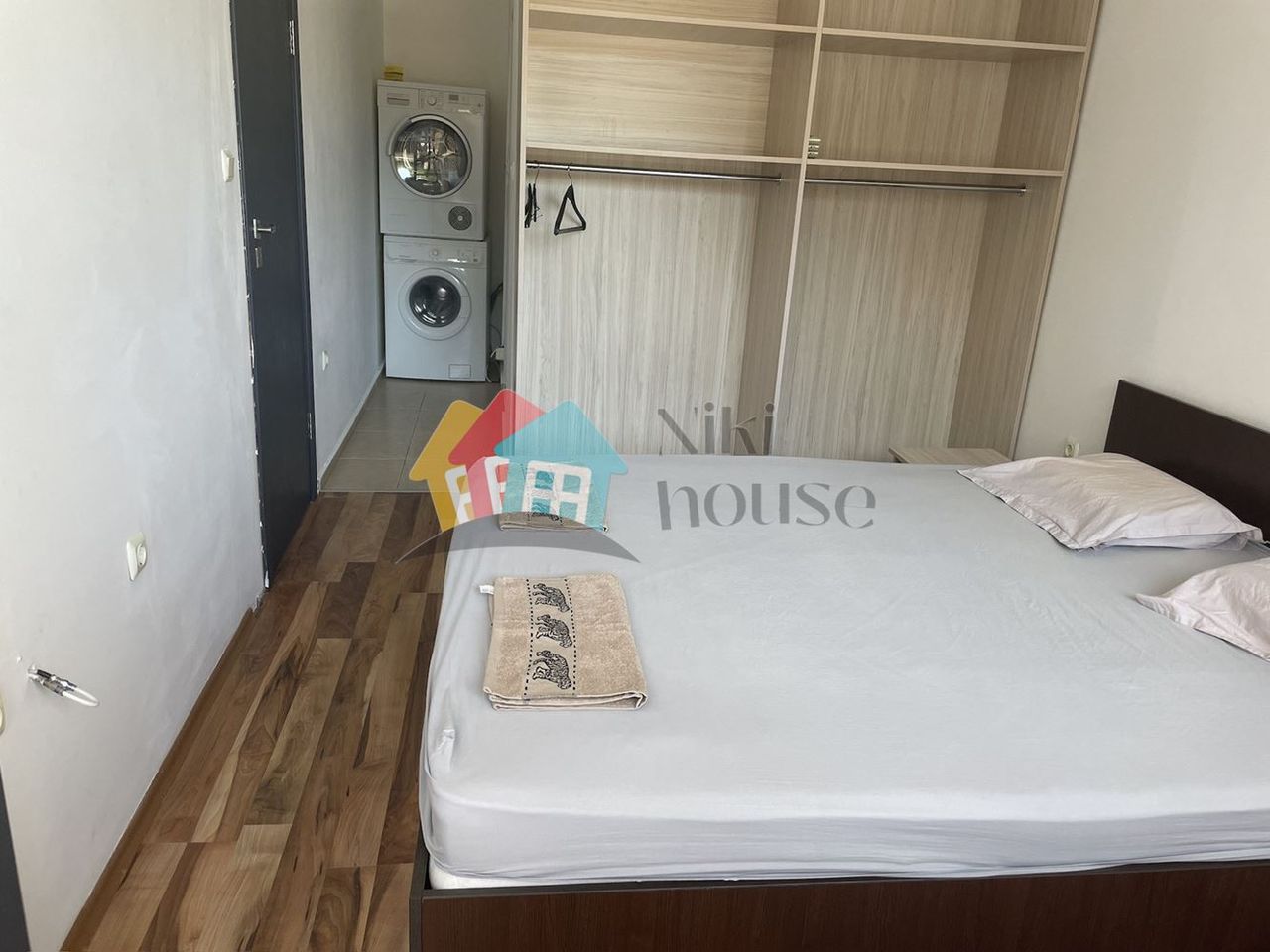 Продава се Тристаен апартамент в к.к. Златни пясъци - 110 кв.м за 1000 €/кв.м - Снимка #4