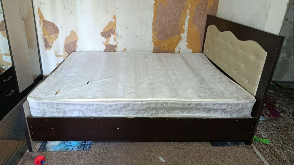 Мебель шкаф и кравать