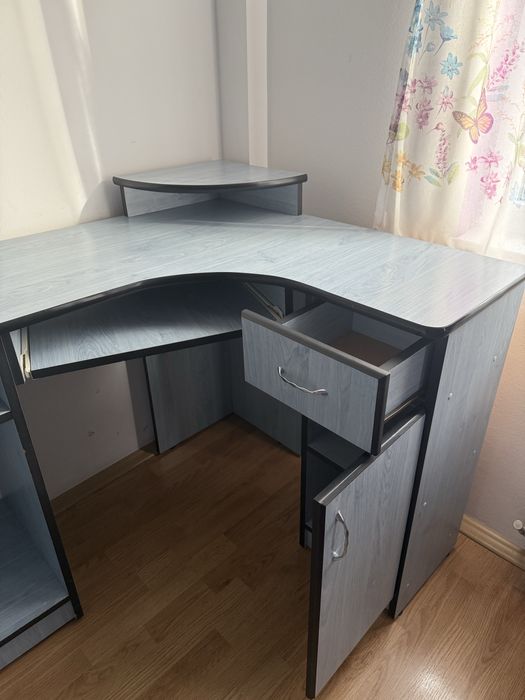 Birou din lemn spatios