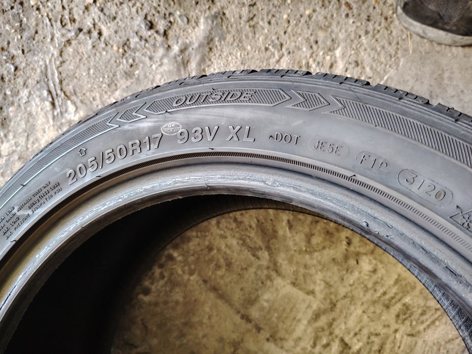 205/50 R17 Ice-Plus Rotalla M+S cu buză pentru protectia jantelor