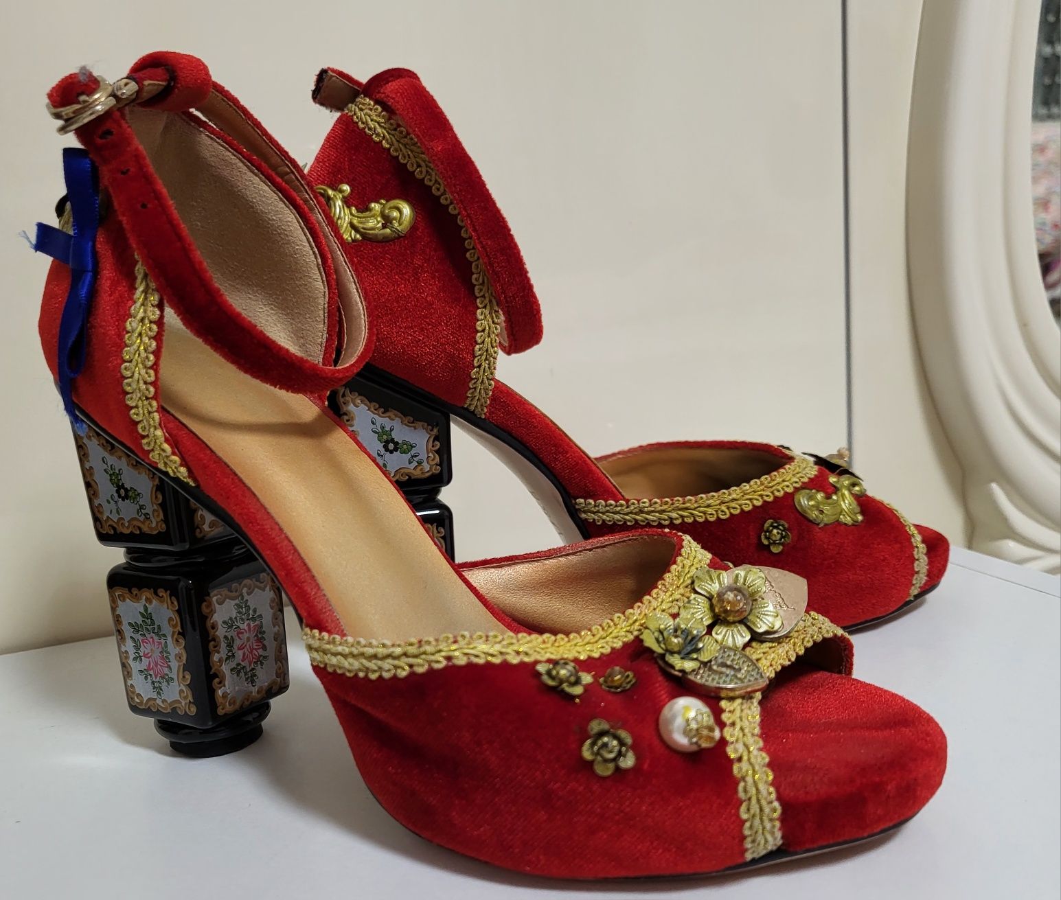 Sandale rosii vintage,  catifea,  piele naturala toc 10 cm