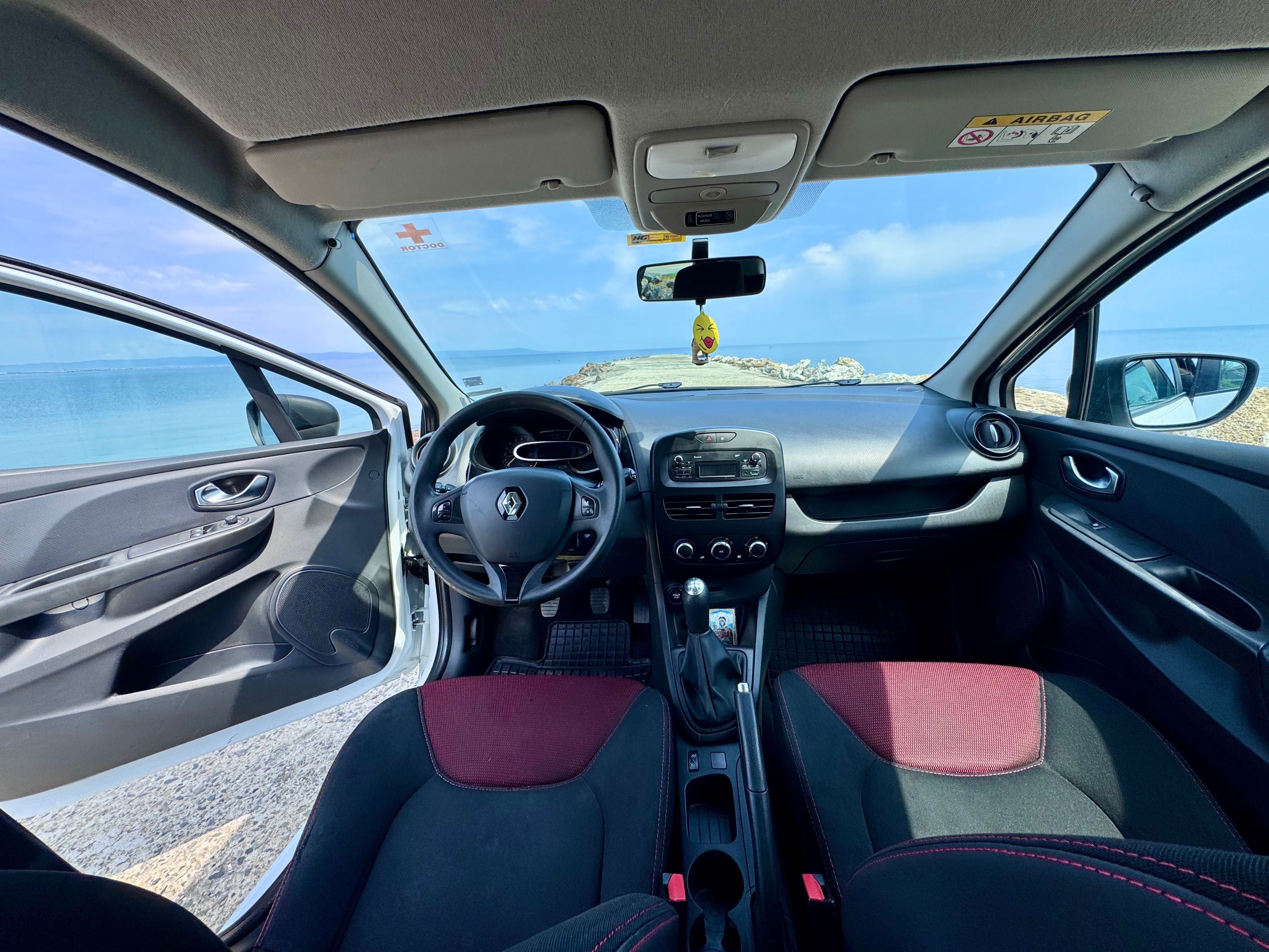Renault Clio IV , 1.2 бензин,2015г, запазена, обслужена, каско