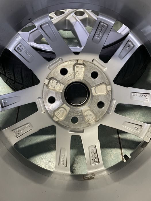 Jante aliaj R17 originale AUDI A3 205/50/17 Pirelli iarna