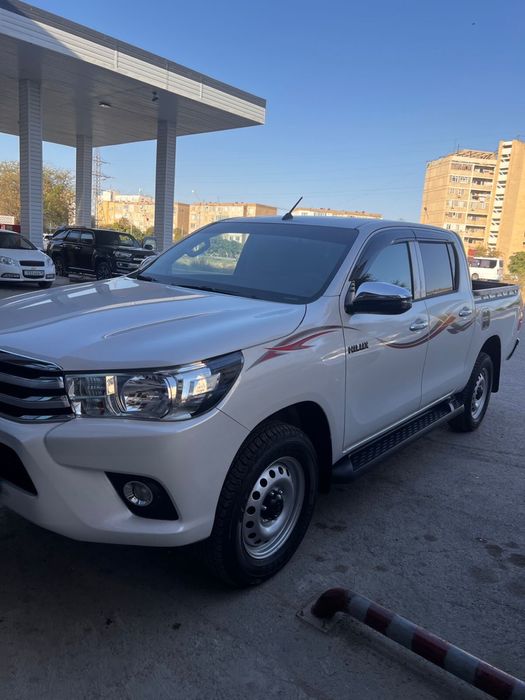 Сдам в аренду Tayota Hailux 2024 год газ бензин автомат