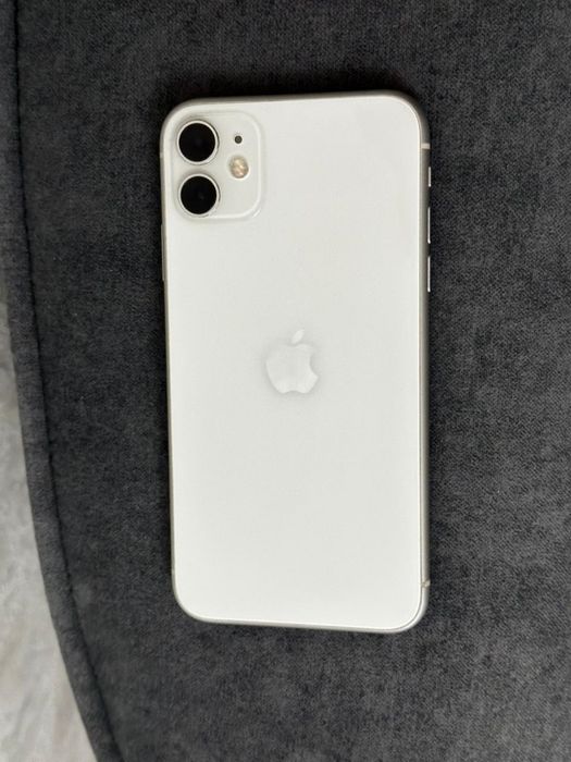 Айфон 11 в хорошем состояние