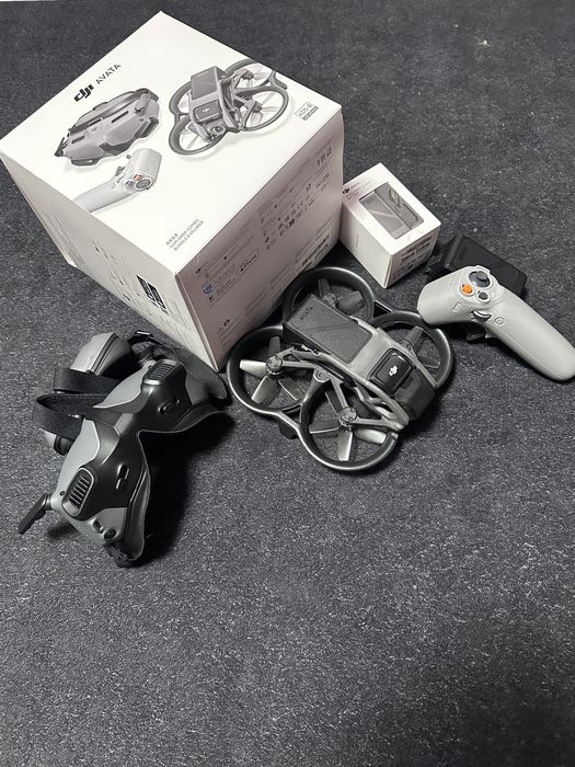 Drona DJI Avata explorer combo + baterie extra
