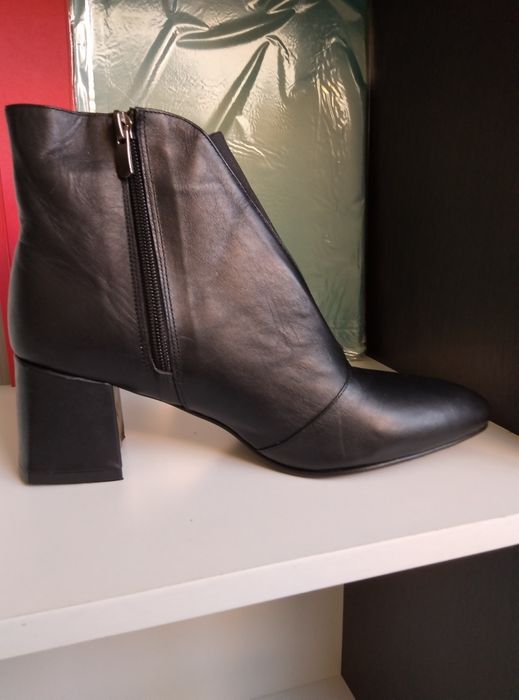 Продам новый зимный женский сапогий.