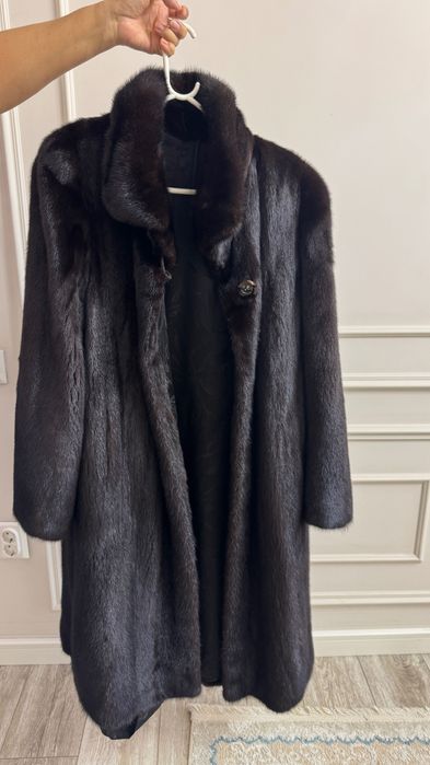 Чёрная норковая шуба
