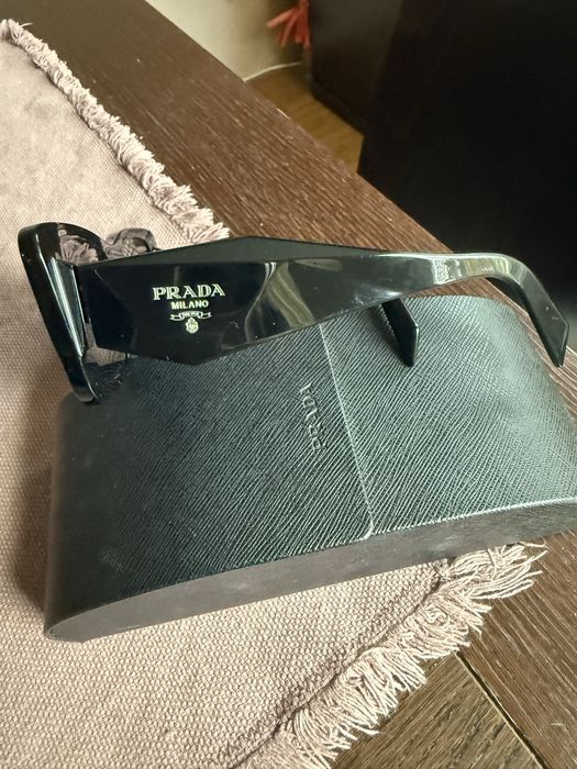 Слънчеви очила Prada