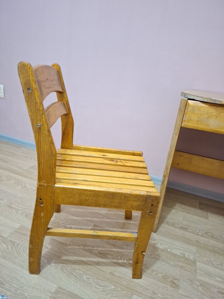 Продам стол со стулем