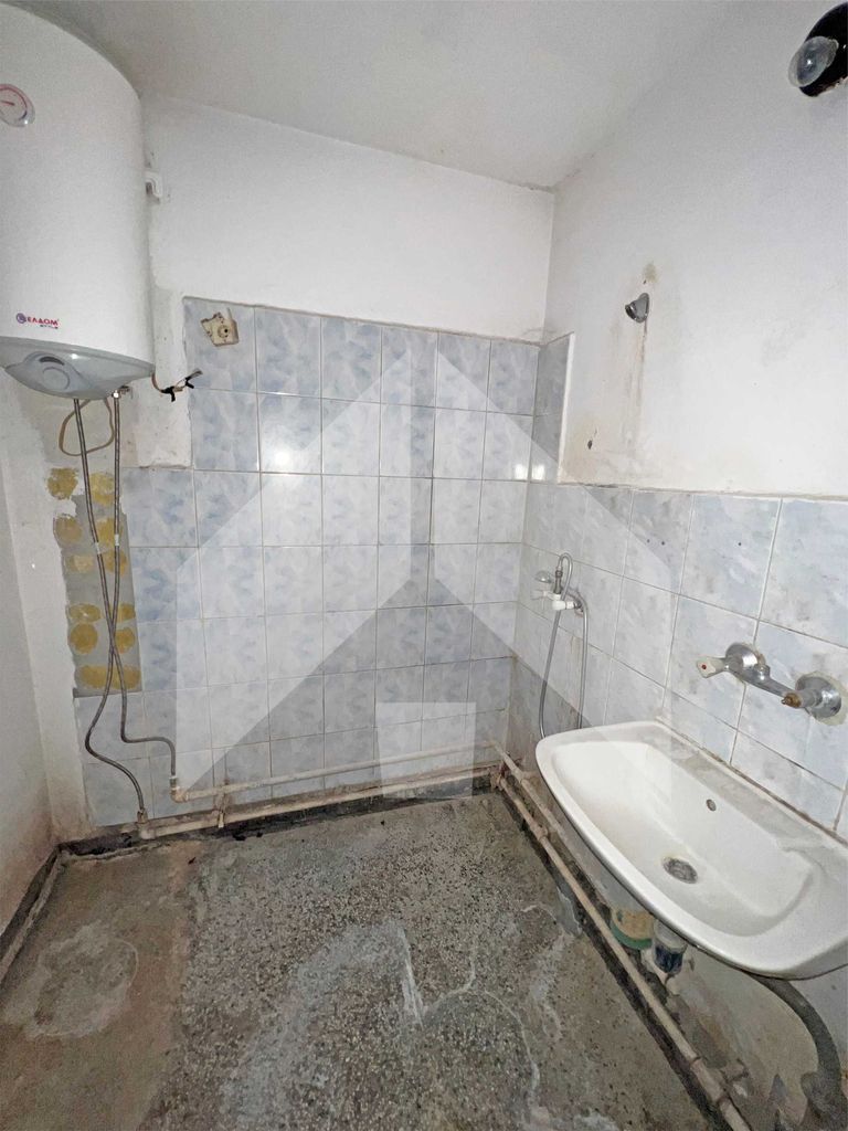 Продава се Четиристаен апартамент в Нови пазар - 113 кв.м за 451 €/кв.м - Снимка #20