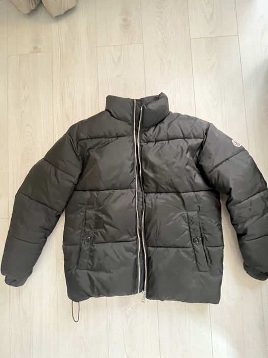 Продам куртку moncler