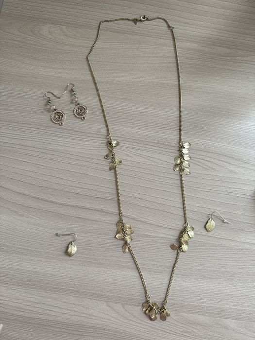 Колье листья с сережками + подарок сережки  еще одни