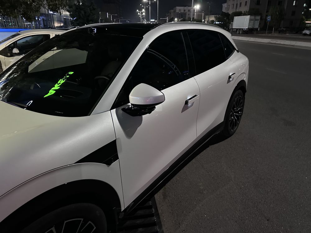 продается zeekr 7x, Sotiladi
