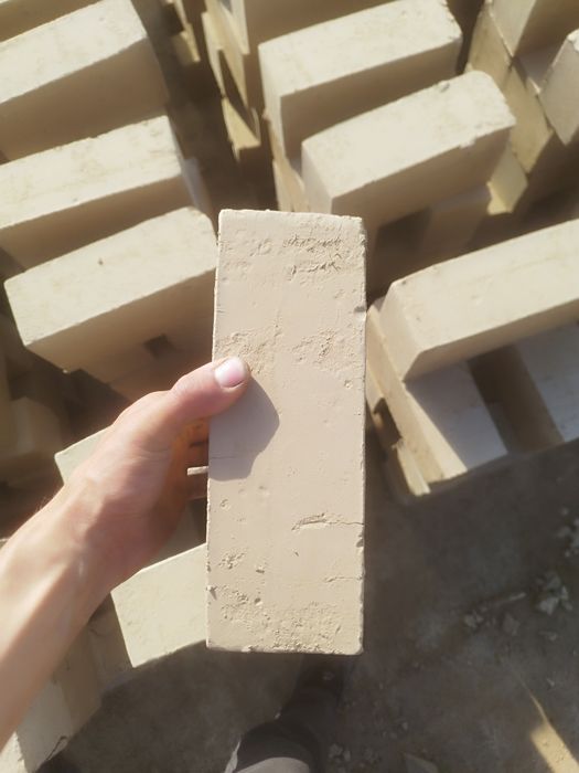 Xom g'isht bor sifatli 450 so'm