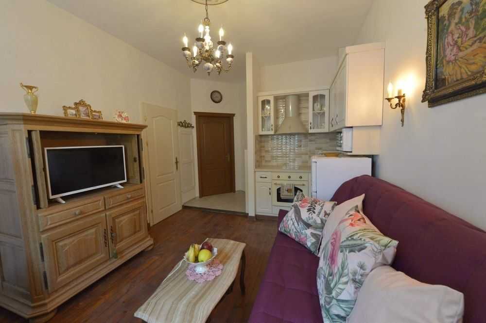 Дава се под наем Двустаен апартамент в Пловдив, Център - 50 кв.м за 400 € - Снимка #1