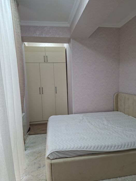 Прадаётсия навастройка квартира ровый не тарцавой балкон есть всё меби