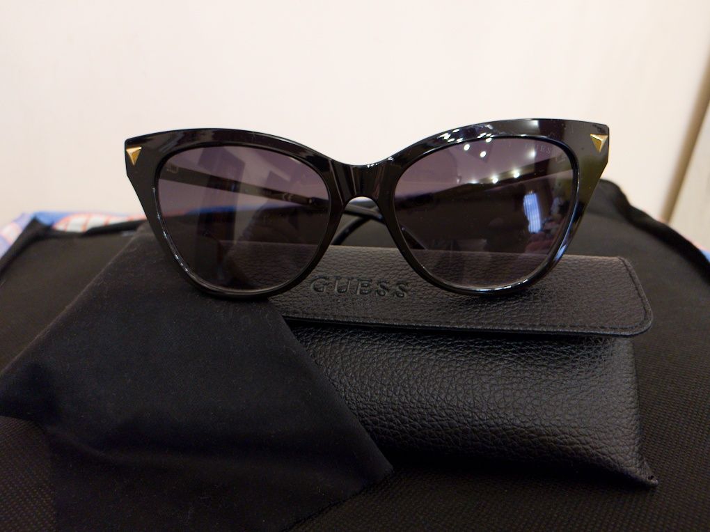 Слънчеви очила Guess GU7685 01B 54
