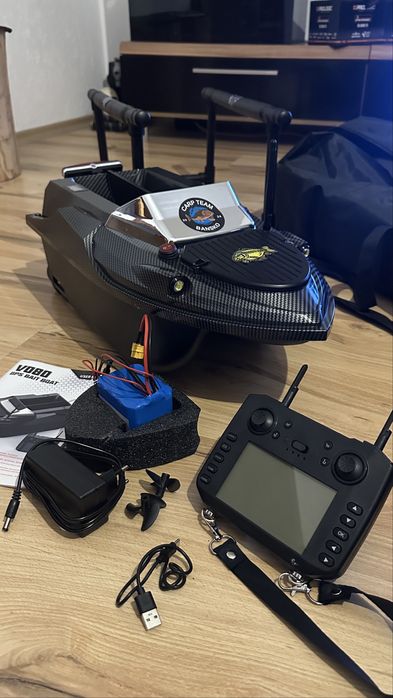 Лодка за захранка Katamaran V080