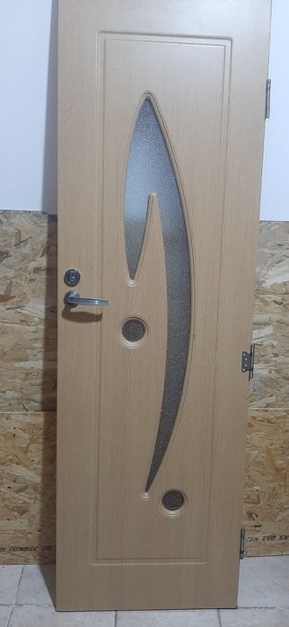 Usi interior second-hand