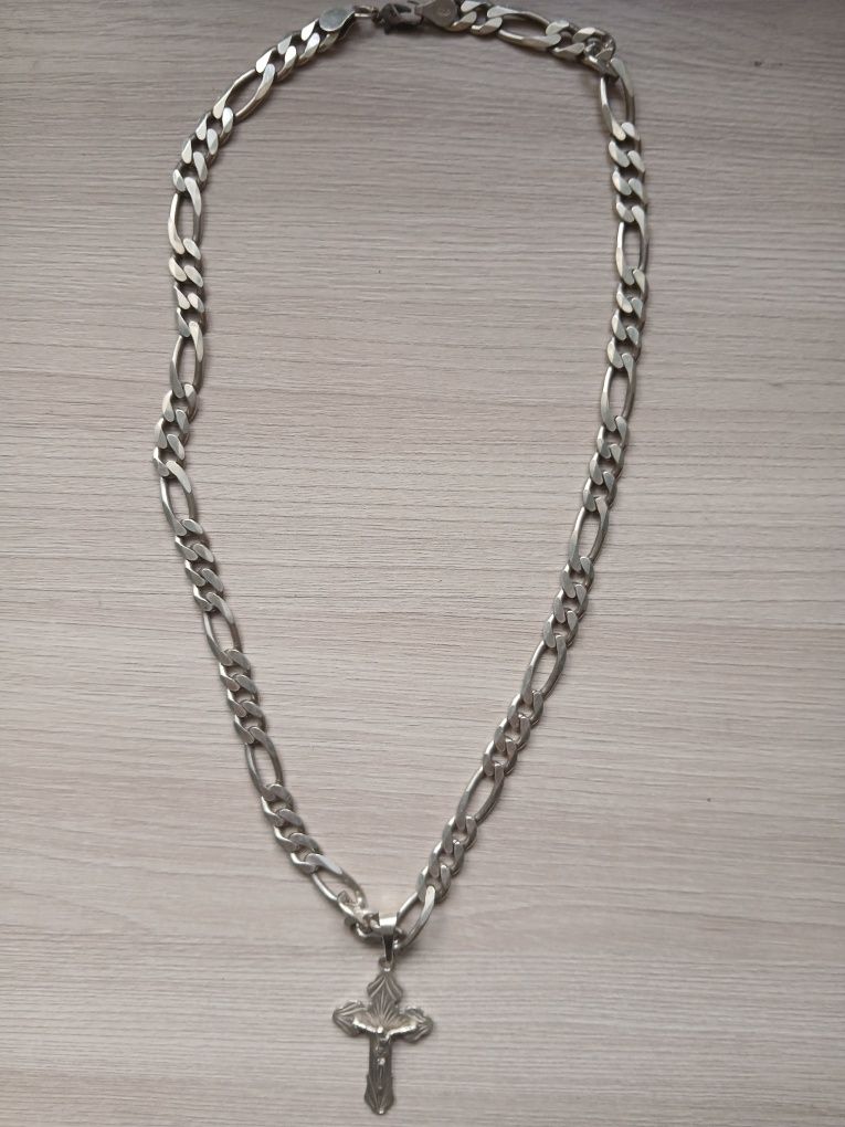 Продам серебряную цепь с крестиком