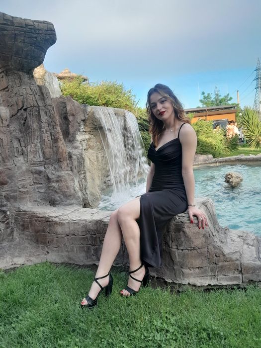 Официална черна рокля