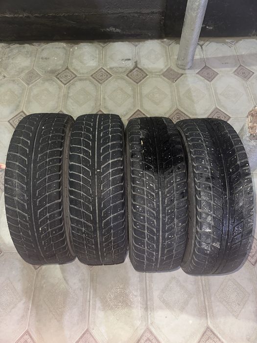 Продаются зимние шины