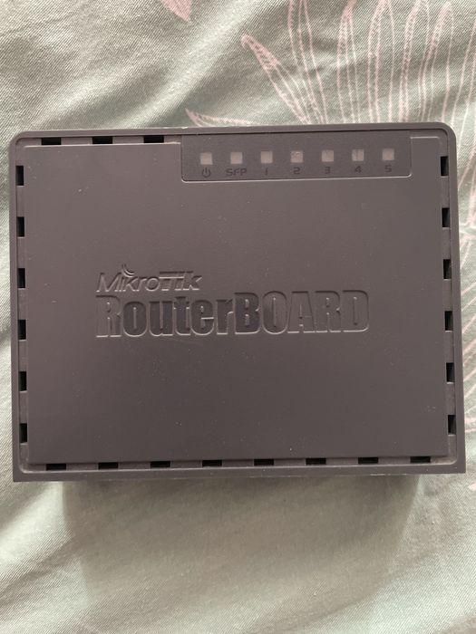 Продаю Mikrotik hex S