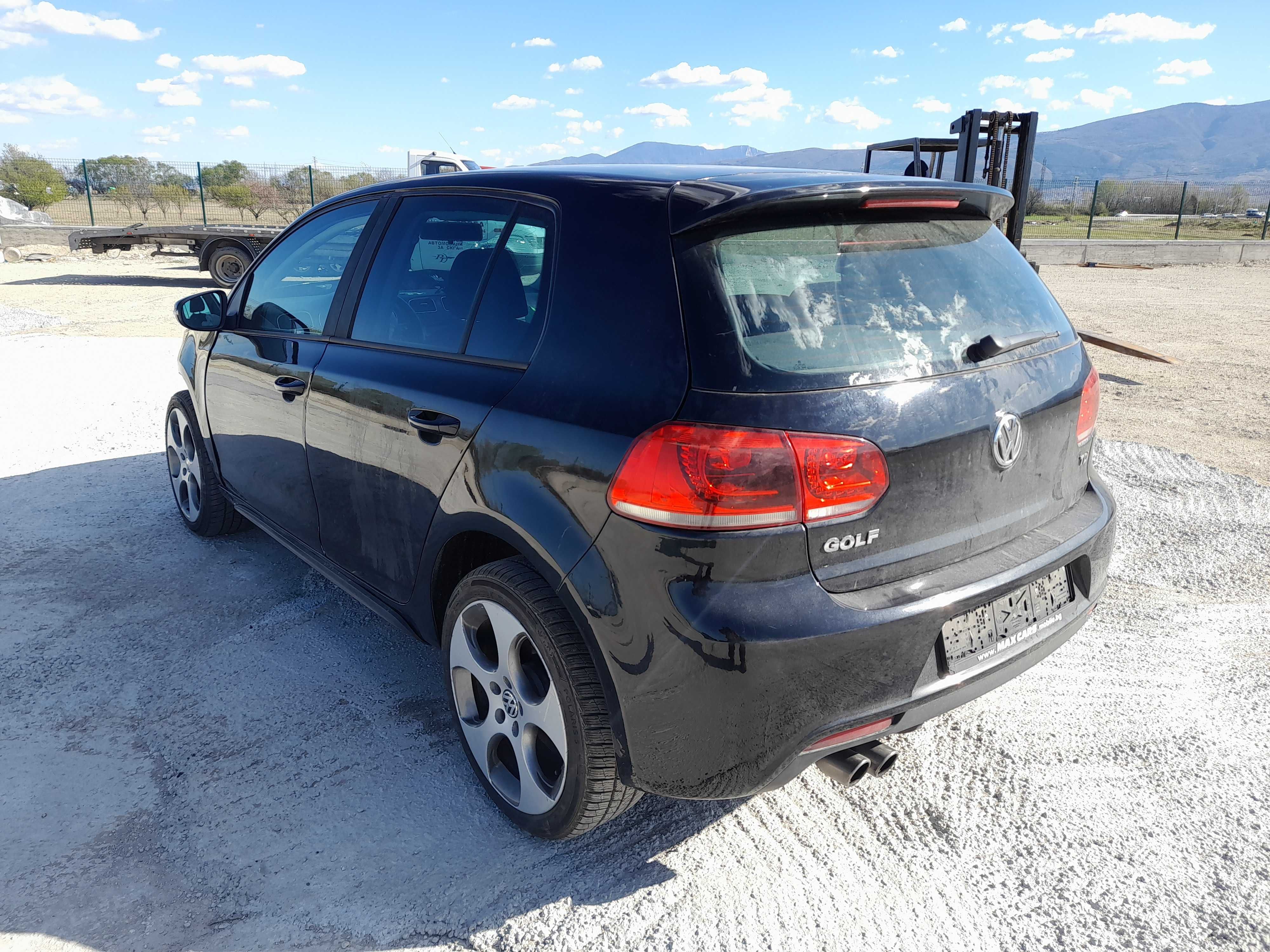 На части! VW Golf VI 1.6 TDI