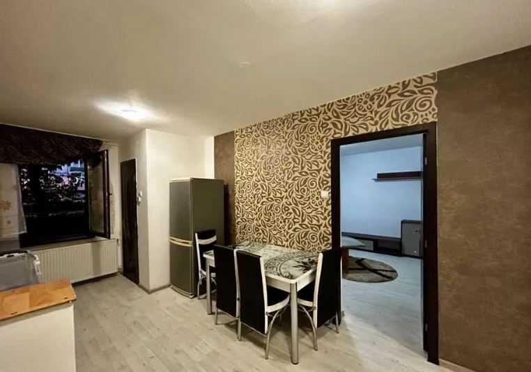 Apartament cu 3 camere decomandat, Craiter
