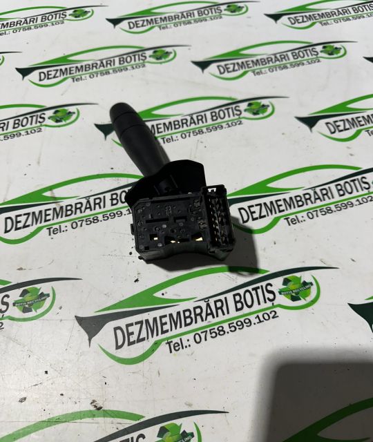 Maneta stergatoare parbriz 820021 Dacia Logan prima generatie