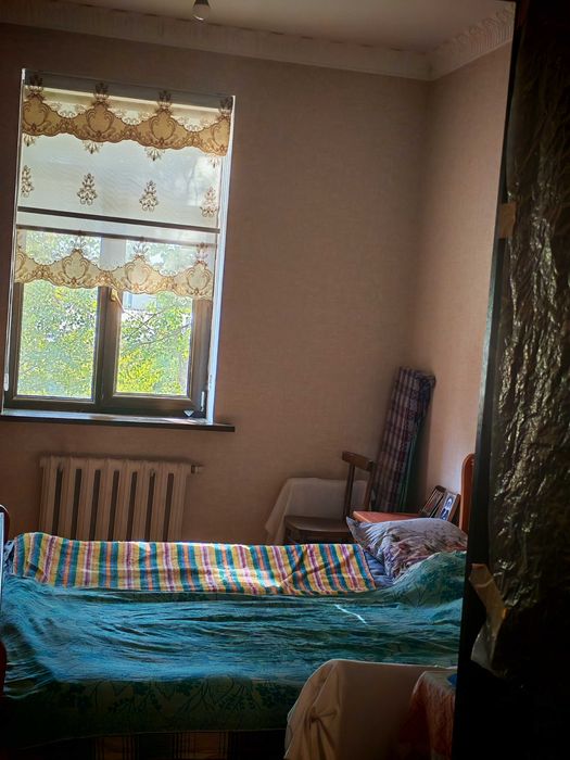 Продаю Посёлок Улугбек,3 комнатная Своя.Срочно