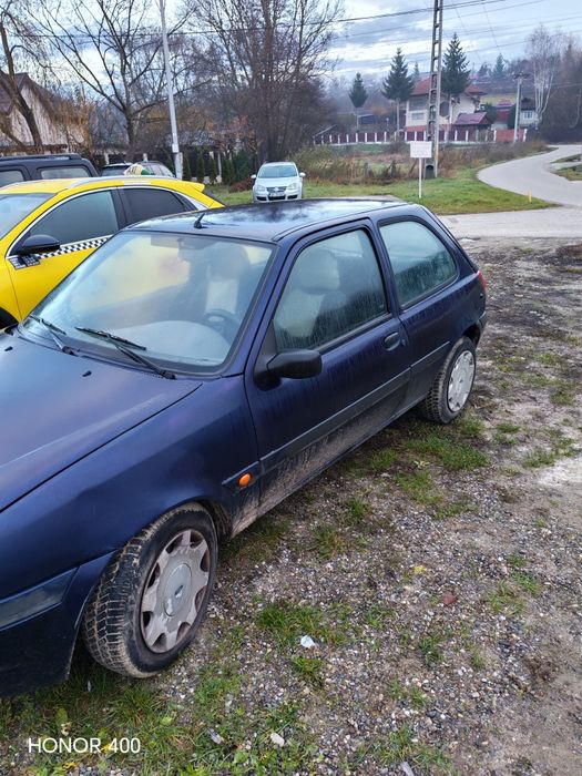 Vând Ford fiesta